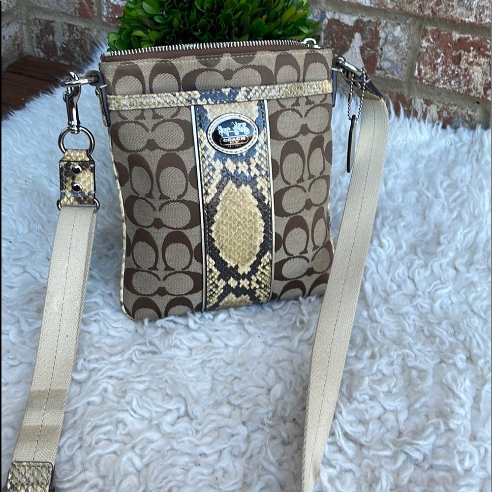 Rare! -Coach Sutton Signature Python Swingpack/Cr… - image 4